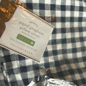 NWT.Pottery Barn.Piped gingham pillow cover, black,18x18,(pillow not included)